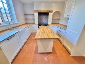 Kitchen- click for photo gallery